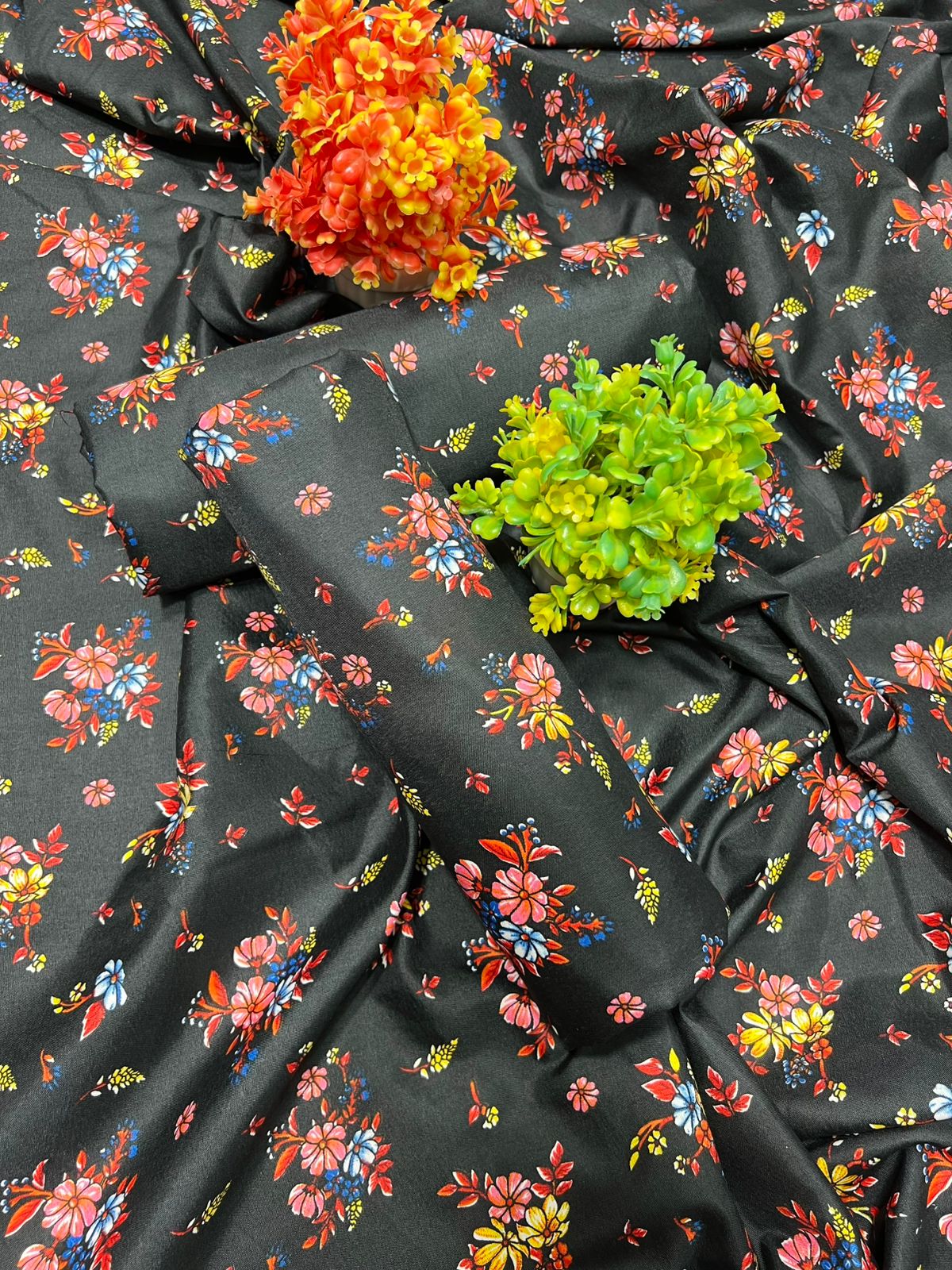 Winter Women Unstitched Suit - 2pcs - WWU071