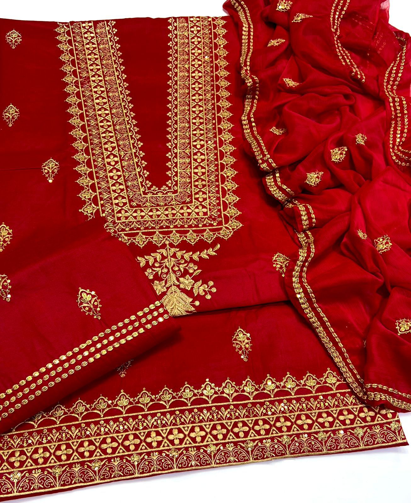 Eid Collection 2K26 – 3 Pcs Lawn / Cotton Hit Traditional Embroidery Suit