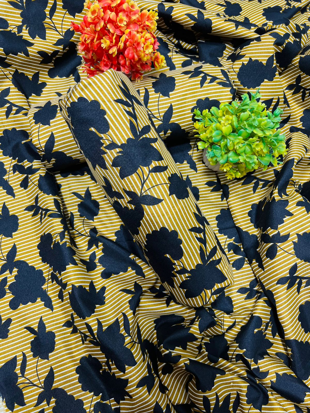 Winter Women Unstitched Suit - 2pcs - WWU081