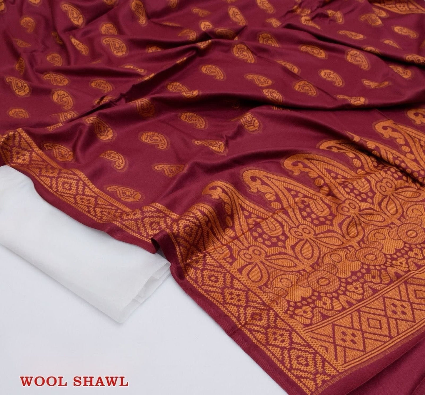 π§£ Ladies Wool Shawl β Warm, Soft & Effortlessly Elegant