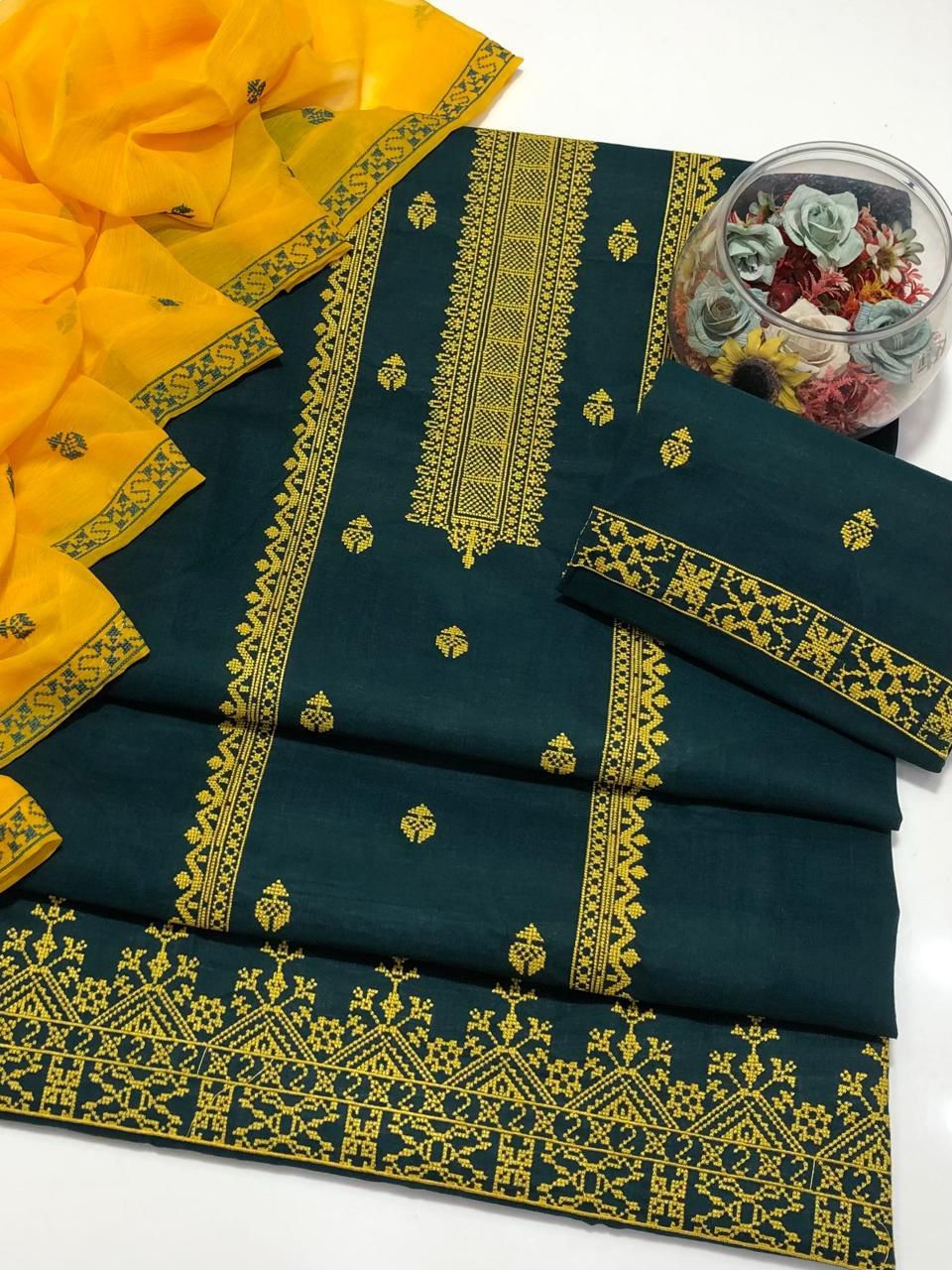 Eid Collection 2K26 – 3 Pcs Lawn / Cotton Hit Traditional Embroidery Suit