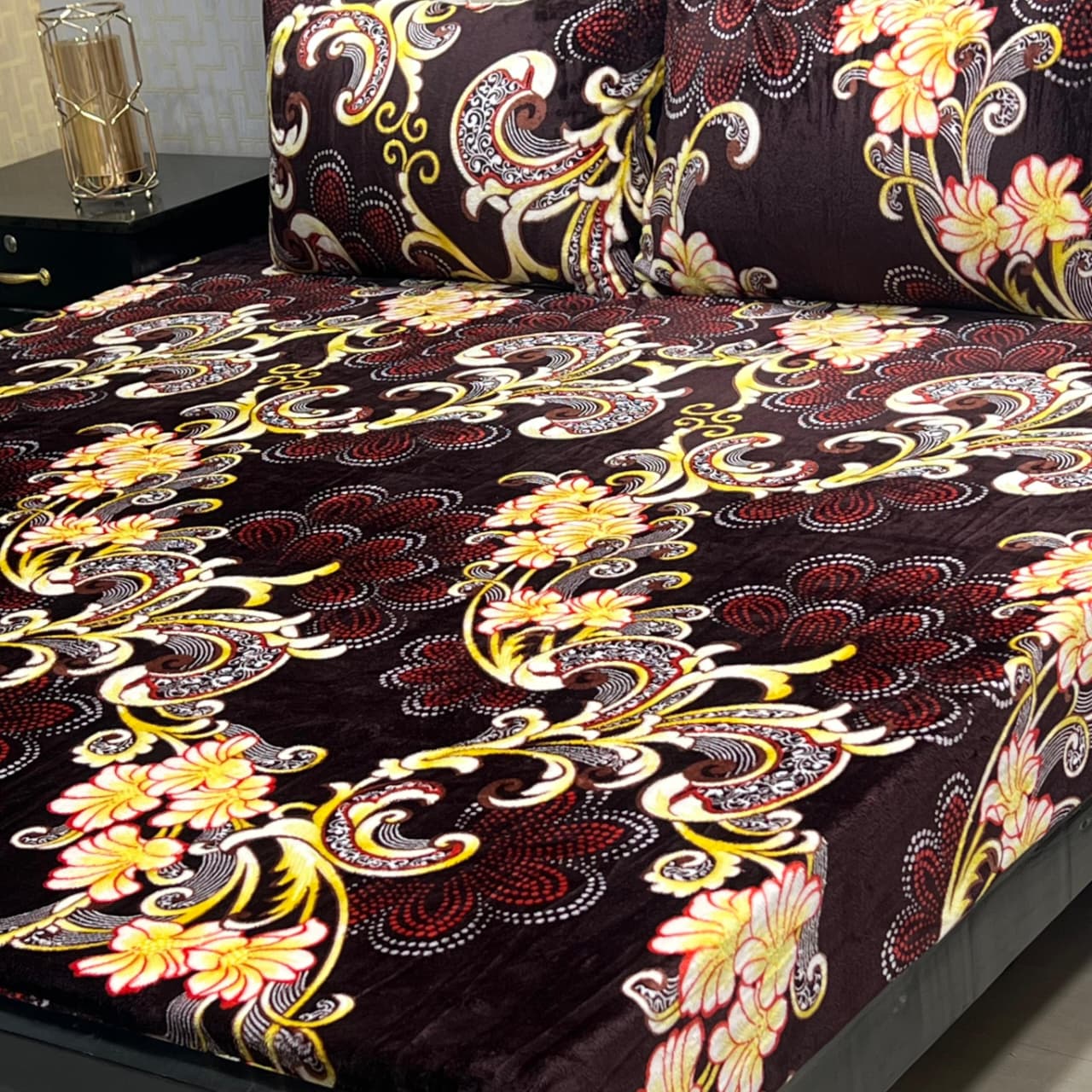 🛏️ 3 Pcs Fleece Bedsheet Set – Ultra Soft &amp; Warm 056